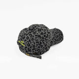 Gorra lavada animal print gris