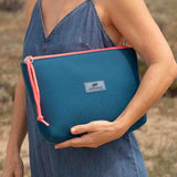 Blue Neopren Handbag Erdöl