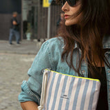 Navy Stripes Neceser Mujer Repelente